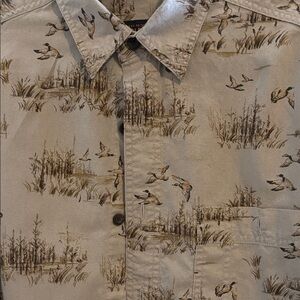 Vintage Woolrich 100% cotton men’s mallard scene button down medium